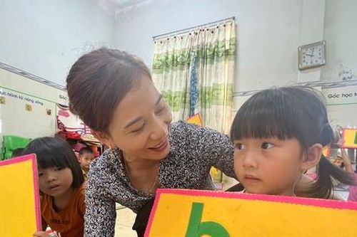 Hơn 2.300 giáo viên hợp đồng ở Nghệ An được vào biên chế