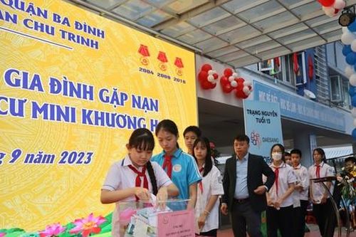 Thầy trò trường học một quận ủng hộ nạn nhân vụ cháy hơn 1,1 tỉ đồng