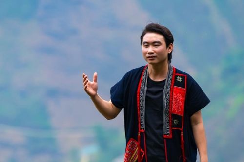 Non nước Hà Giang tuyệt đẹp trong 'Khâu Vai mùa hẹn'