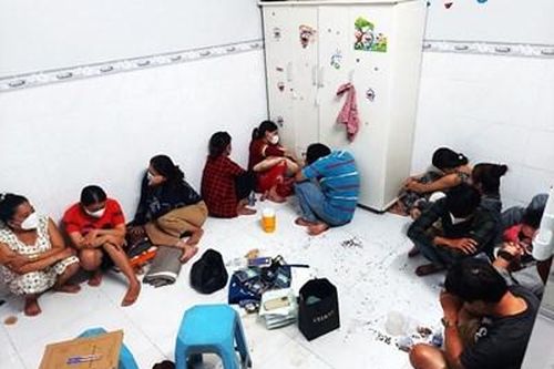 Bắt quả tang 18 đối tượng đang say sưa sát phạt, thu giữ trên 57 triệu đồng