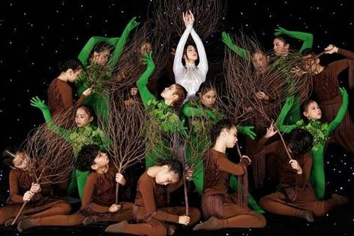 52 em nhỏ tái hiện vẻ đẹp Hà Nội bằng vũ điệu và âm nhạc