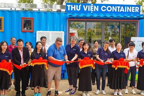 Trao tặng 'Thư viện container' với 2.000 đầu sách cho học sinh tại Long An