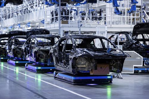Giá pin giảm sẽ thúc đẩy hơn 60% doanh số bán ô tô toàn cầu có thể là xe điện năm 2030