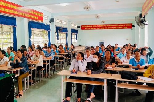 Phú Thiện: Truyền thông kết nối mạng xã hội an toàn cho hội viên phụ nữ