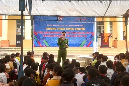 Gia Lai: Tuyên truyền kỹ năng, kiến thức pháp luật cho hơn 500 học sinh