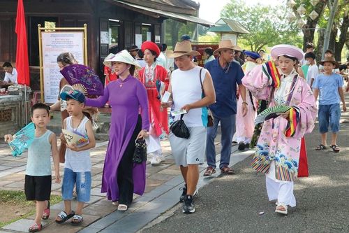 'Nút thắt' của ngành du lịch