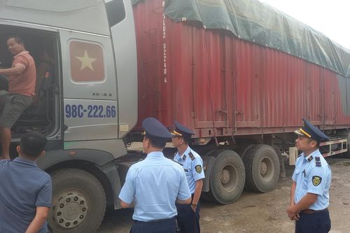 Kinh doanh hàng hóa nhập lậu, một doanh nghiệp bị phạt gần 300 triệu đồng