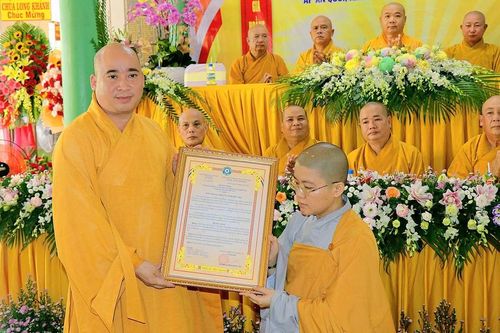 Bến Tre: Lễ trao quyết định bổ nhiệm trụ trì chùa An Phước đến Sư cô Thích nữ Trung Đăng