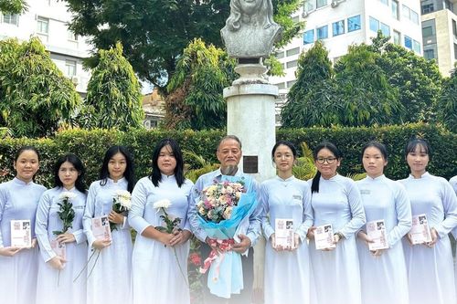 Cha mẹ nghèo khéo sanh con thảo
