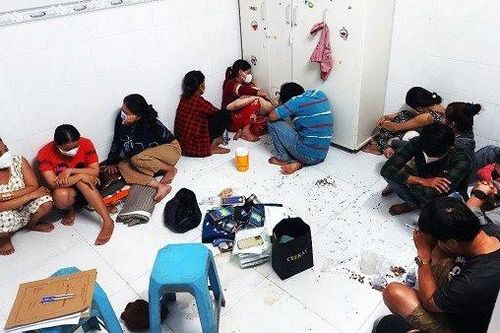 Bắt quả tang 18 đối tượng tham gia đánh bạc ăn tiền
