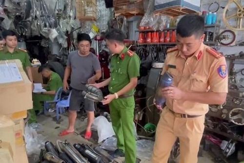 Phát hiện cơ sở chuyên chế, độ xe mô tô