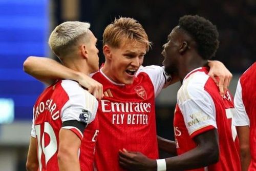 Thắng Everton, Arsenal vào top 4 Ngoại Hạng Anh