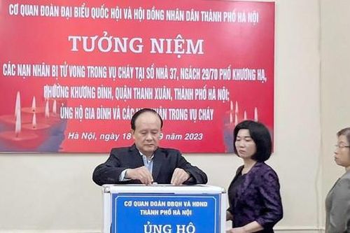 Cán bộ, công chức cơ quan Đoàn ĐBQH và HĐND thành phố quyên góp ủng hộ nạn nhân vụ cháy tại quận Thanh Xuân