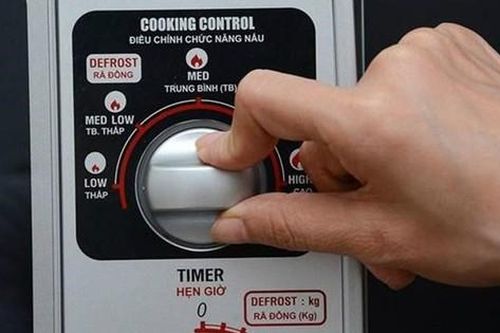 Không chỉ hâm nóng đồ ăn, lò vi sóng còn có 18 công dụng hữu ích khác, cực thiết thực trong cuộc sống!