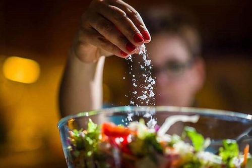 Chế độ ăn giảm muối và vai trò của nó với sức khỏe