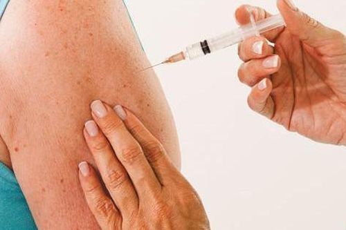 Tiêm phòng zona có thể ngăn ngừa đau tim, đột quỵ