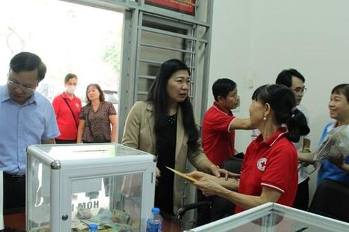 BẢN TIN MẶT TRẬN: Kiểm tra công tác tiếp nhận hỗ trợ các nạn nhân vụ cháy chung cư mini