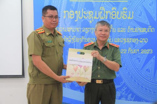 Nâng cao năng lực phòng, chống ma túy cho Công an tỉnh Sê Kông (Lào)