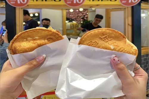 Bánh đồng xu phô mai có gì mà giới trẻ mê mệt đến thế?
