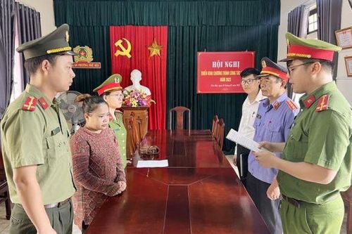 Mạo danh người yêu nam ca sĩ rồi lừa đảo hơn 1 tỉ đồng