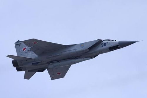 Không quân Nga cho tiêm kích chặn máy bay Mỹ trên biển Barents