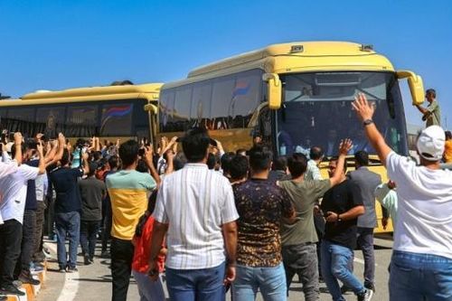 Hình ảnh cổ động viên Iran chào đón Cristiano Ronaldo khi CLB Al-Nassr dự cup C1 châu Á