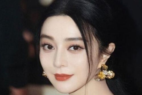 Một số hình ảnh Phạm Băng Băng tỏa sáng trên thảm đỏ khi diện đầm thời trang cao cấp mang sắc Thu