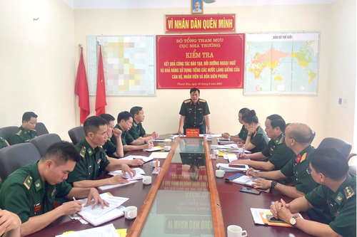 Kiểm tra công tác học ngoại ngữ và tiếng dân tộc tại BĐBP tỉnh Thanh Hóa