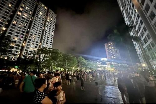 Dập đám cháy lúc nửa đêm tại căn hộ chung cư tầng 11 ở Quảng Ninh