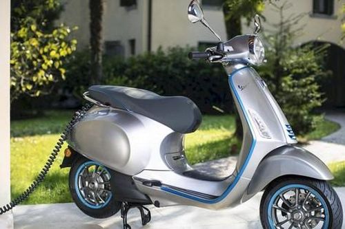 Hé lộ phiên bản chạy điện của xe tay ga Vespa tại Việt Nam