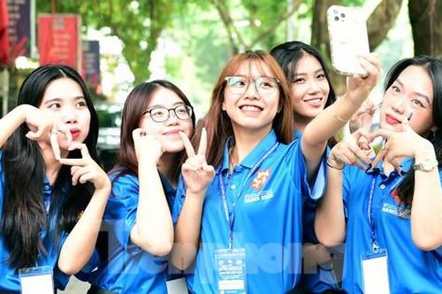 Những 'đại sứ áo xanh' tại Hội nghị Nghị sĩ trẻ toàn cầu lần thứ 9