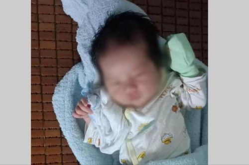 Bé trai 5 ngày tuổi bị bỏ rơi giữa đêm khuya