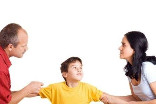 Giành quyền nuôi con khi các con ở nhiều độ tuổi