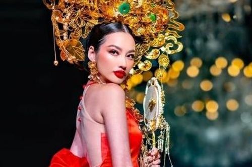 Trúc Diễm tái xuất trong show thời trang tại Mỹ sau 2 năm rời showbiz