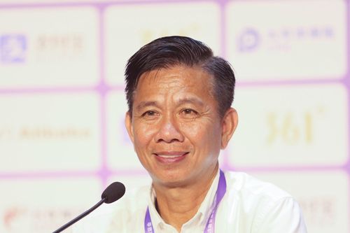 HLV Hoàng Anh Tuấn nổi giận với cầu thủ Olympic Việt Nam
