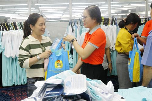 Doanh nghiệp cắt giảm từ 50% lao động được lùi đóng kinh phí công đoàn