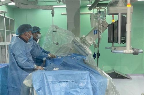 Cứu sống bệnh nhân sốc mất máu nguy kịch do vết thương thấu ngực