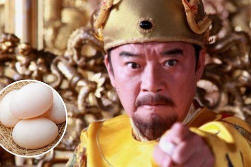 Chu Nguyên Chương hỏi một quả trứng vịt giá bao nhiêu, cận thần trả lời 4 chữ, hoàng đế lập tức xử trảm, vì sao?