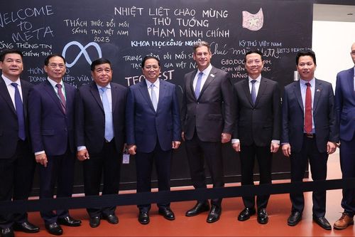 Meta muốn mở rộng đầu tư, sản xuất thiết bị 'vũ trụ ảo' ở Việt Nam