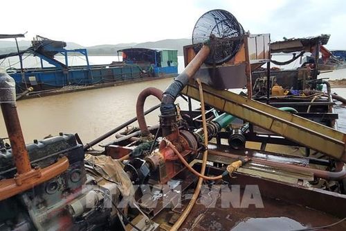 Hà Nội: Bán hồ sơ đấu giá quyền khai thác khoáng sản đối với ba điểm mỏ cát
