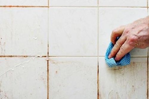 Cách hay giúp làm sạch rãnh gạch đen trong nhà tắm