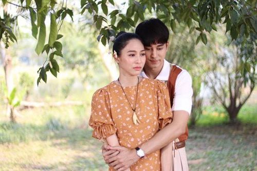 Chồng đi làm xa 6 năm, tôi rơi nước mắt khi đến thăm anh