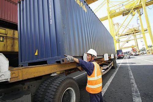 Khơi thông các điểm nghẽn logistics Đông Nam Bộ