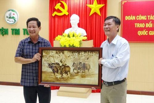Huyện Phước Long học tập kinh nghiệm giảm nghèo tại huyện Tri Tôn