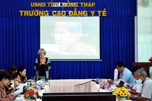 Nâng cao kỹ năng chăm sóc sức khỏe người cao tuổi tại nhà