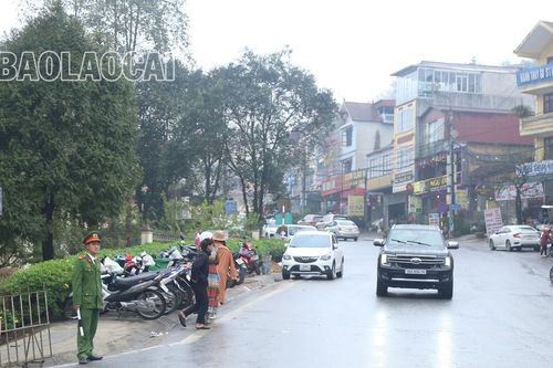 Phân luồng giao thông phục vụ Lễ kỷ niệm 120 năm du lịch Sa Pa