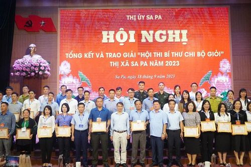 Trao giải Hội thi Bí thư chi bộ giỏi thị xã Sa Pa năm 2023