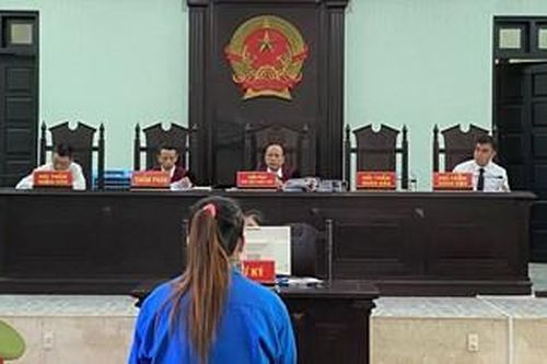 Mạo danh người yêu ca sĩ nổi tiếng lừa đảo hơn 1 tỷ đồng