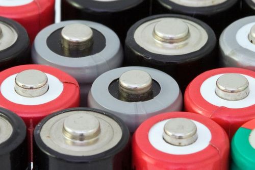 Các nhà khoa học Australia và Trung Quốc sáng chế loại pin mới cho xe điện