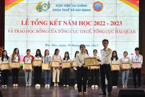 Tổng cục Thuế, Tổng cục Hải quan trao học bổng cho sinh viên xuất sắc